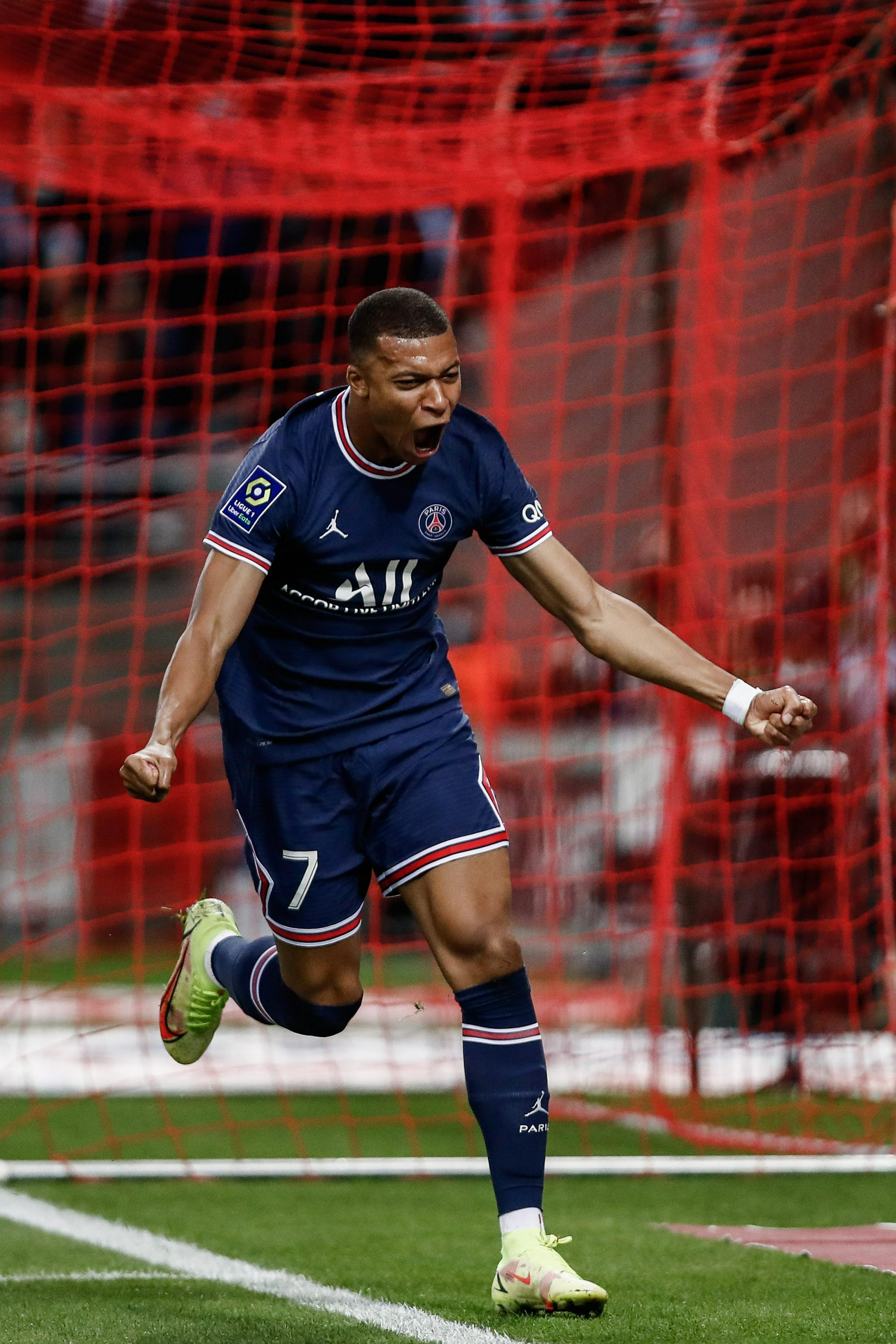 西多夫：当球员因任何原因感到受伤时，俱乐部应该迈出第一步（西多夫：不论因由，球员受伤时俱乐部应率先行动）