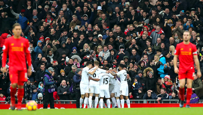 广州足球名宿温志军携手多名现役球员体验盲人足球（广州足坛名宿温志军联合多名现役球员走进盲人足球）