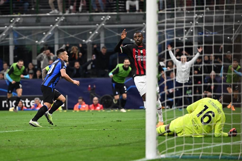 南非主帅：这次夺冠热门是摩洛哥；我坐飞机过来行李箱丢了（南非主帅称摩洛哥为夺冠头号热门，自曝飞抵途中行李遗失）