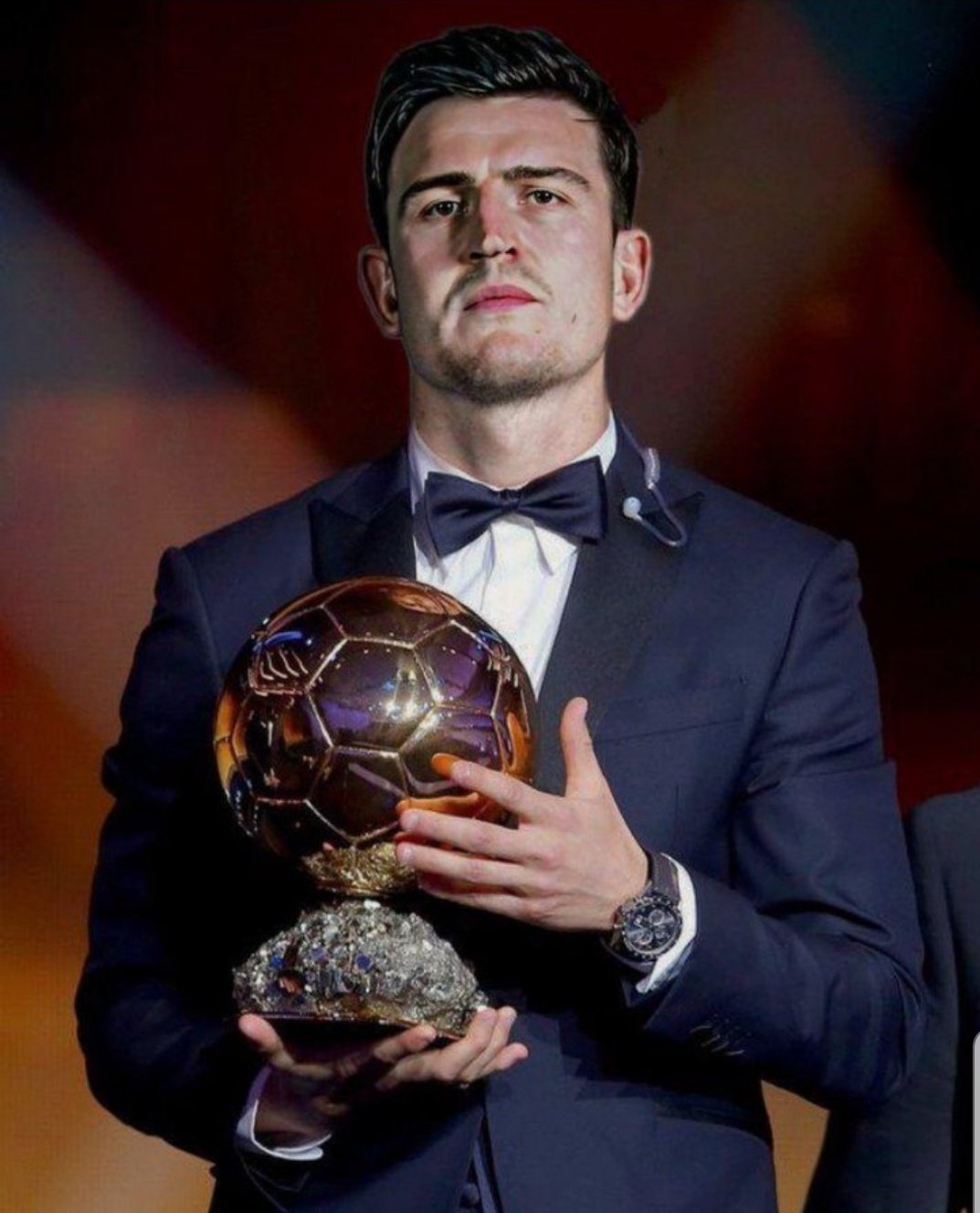 上光荣榜，大连英博一线队主教练李国旭获得辽宁五一劳动奖章